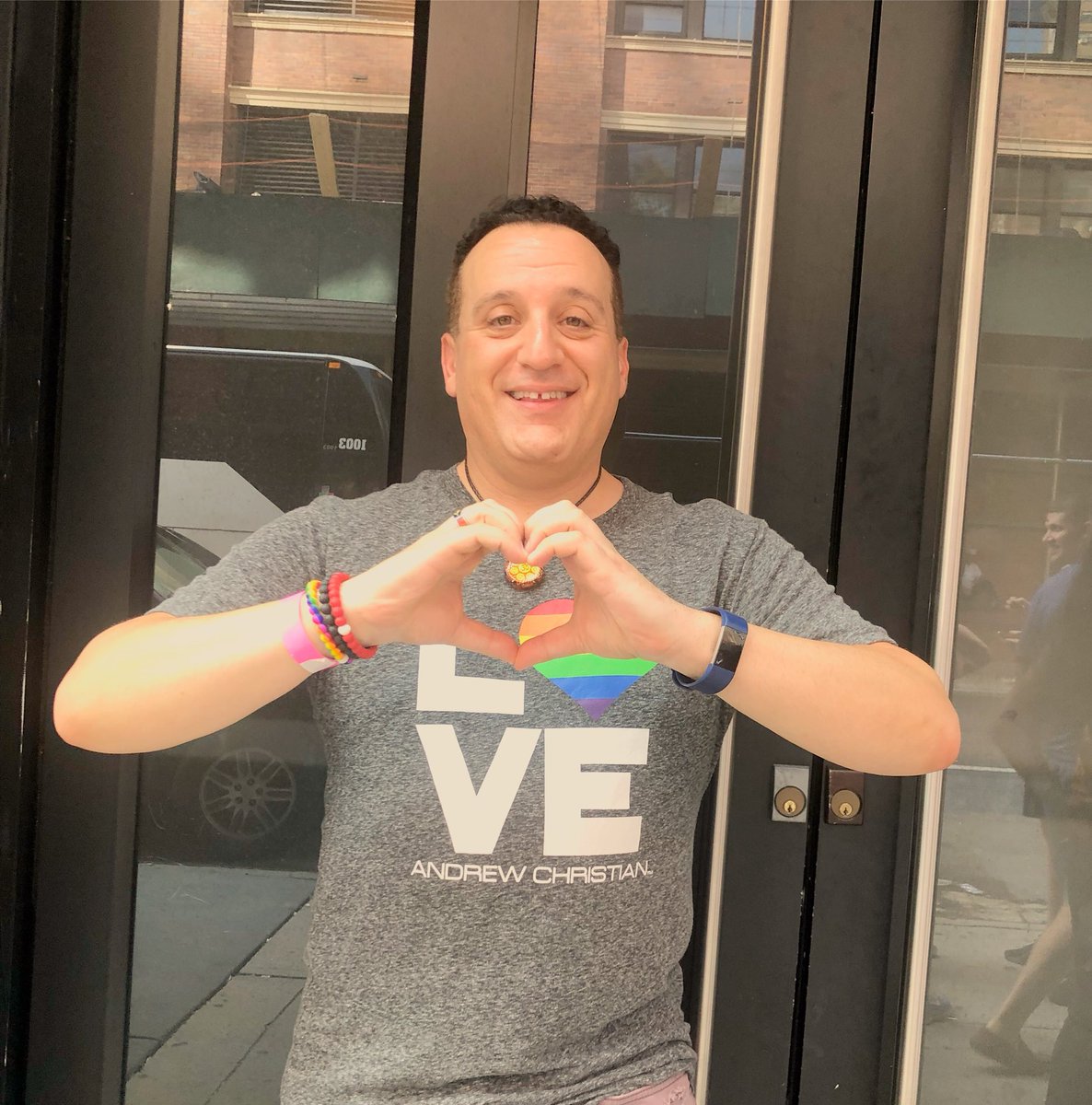 tommy_geraci_'s tweet photo. You know I love my Kiehl’s products, so I’m so happy they are doing this! Post your photo w/ a heart ❤️, use hashtag #LifeRide9, tag @kiehls, &amp; they will donate $30 to @amfAR to help find a cure for #HIV. Let’s help make #AIDS history! #CelebWhoGive #SocialGood https://t.co/OwcROXv7EL