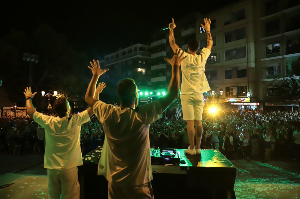 Dicen que “Nadie es profeta en su tierra”… pues después de lo que vivimos anoche en nuestro pueblo Paterna (Valencia), se equivocan.
VISCA PATERNA! 🏴󠁧󠁢󠁥󠁮󠁧󠁿🌙💖
#spaceelephants #paterna