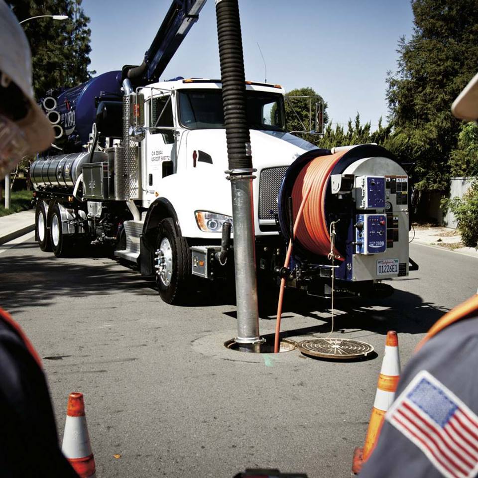 vactormfg's tweet photo. The Vactor 2100 keeping your sewers clean and clear in southern California #Vactor #WorkAssured https://t.co/nSTh14nc5t
