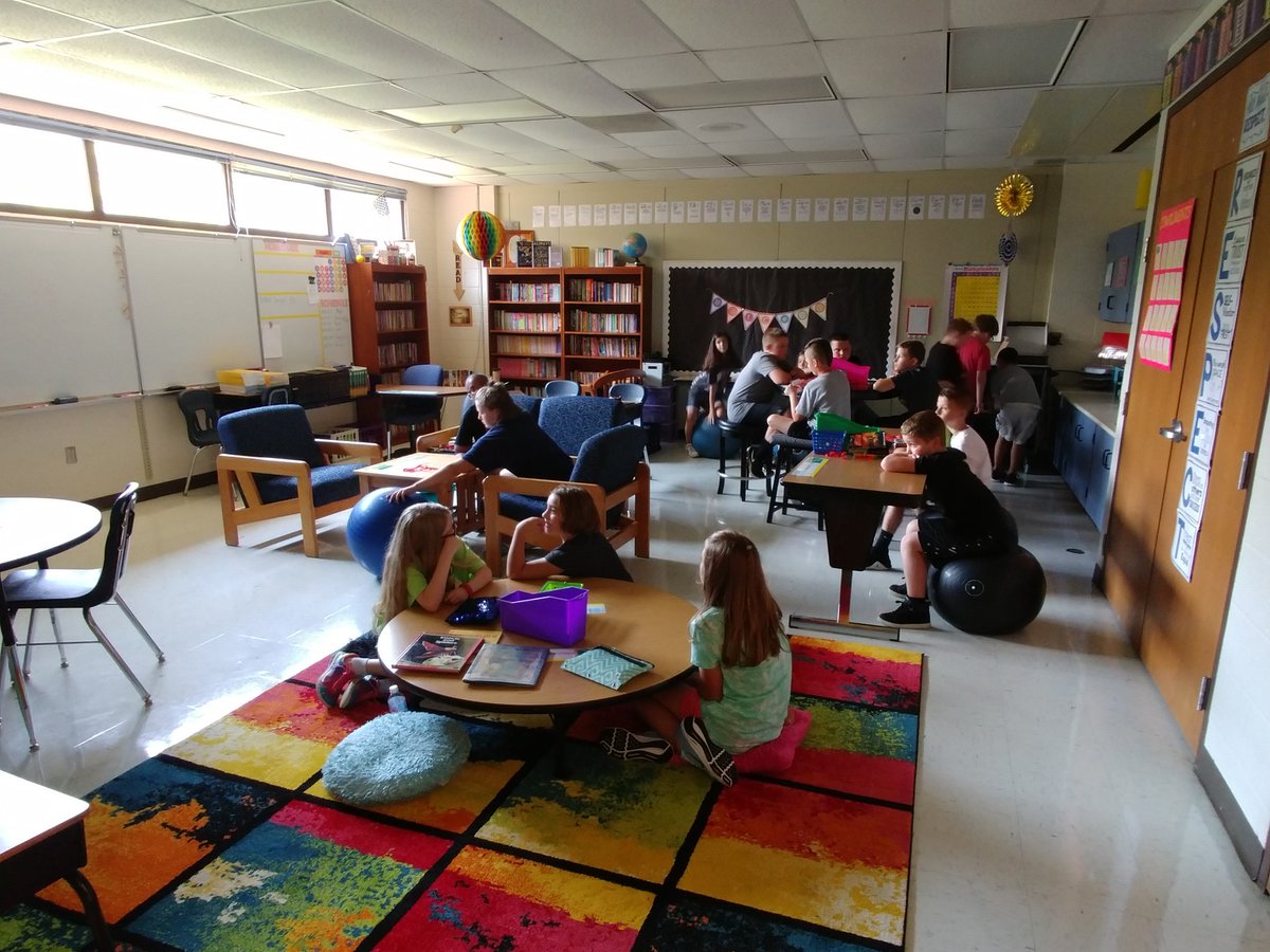 jim_angelo_1969's tweet image. ...because uncomfortable furniture is a distraction. Thank you Mrs. Hovermale at #MTES for creating this comfy, innovative learning space for your Ss! @kristidiminuco @fcpsk12 @SwoggerJeri @Shrums1 @DaveSovine @