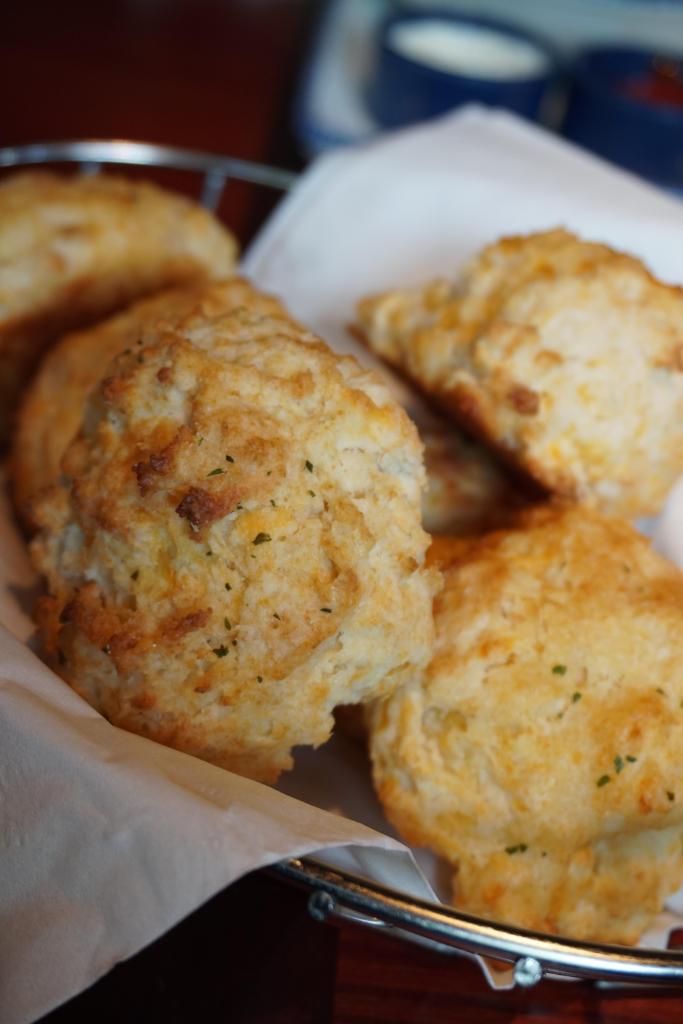 redlobster's tweet photo. A biscuit, a basket... https://t.co/Xzmq15msQm