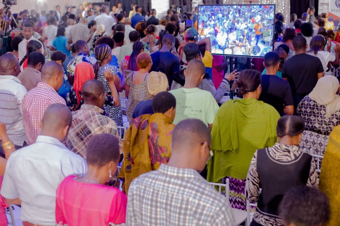 isaiahsovi's tweet photo. Prophetic movement has began in EAST AFRICA
Overflowing grace
Son of @UebertAngel
#SupernaturalGrace #Evenlife #eastafrica #goodnews https://t.co/kIaopKnXa4