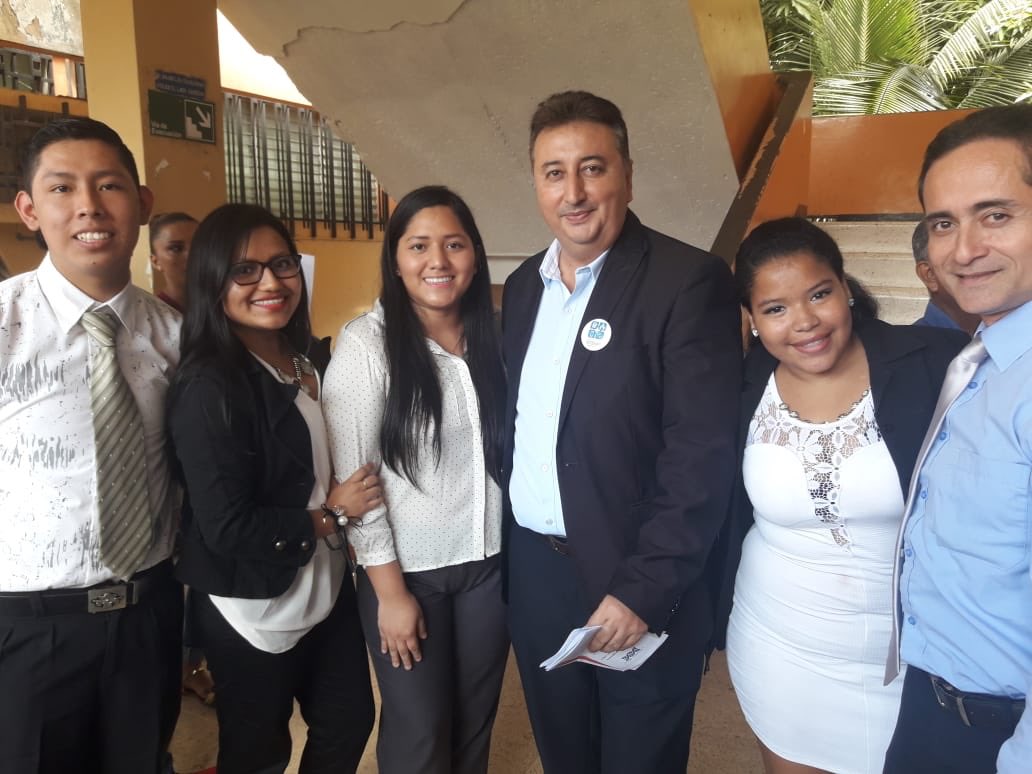 ingsiUG's tweet photo. #isitech #2018
Exposición de proyectos 👩🏻💻👍🏼 https://t.co/zmS3RdMWQK