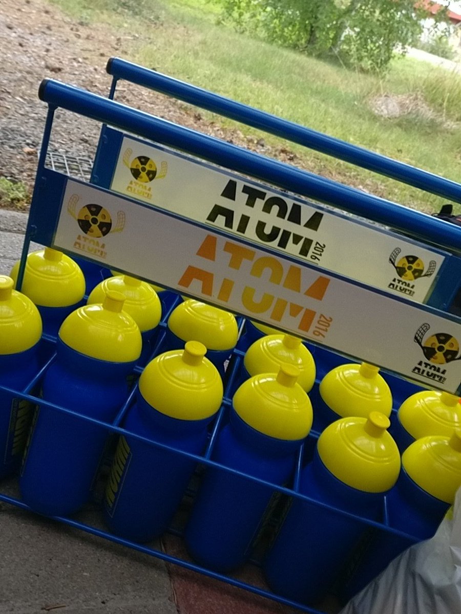 AtomSbs's tweet photo. Tästä se kausi sitten alkaa, autot kohti hämeenkyröä ja #suomencup . Klo 11 vastassa pykälää ylempänä kakkosta pelaava KyPo ja klo 13 vastassa O2-jkl kakkos porukka, heillä vastaava tilanne mitä atomeilla, täksi kaudeksi nousu kolmoseen. Typpee perui osallistumisensa. #salibandy https://t.co/tzwxI2NJqG