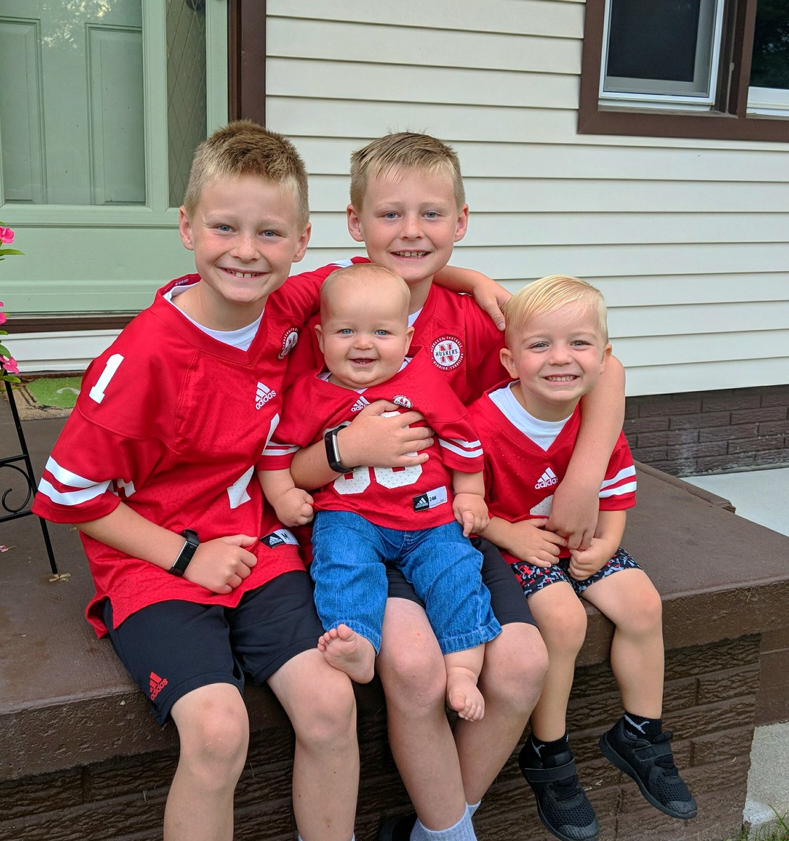 Coslor's tweet image. Volleyball tonight! Football tomorrow! #huskers #gobigred #huskervolleyball