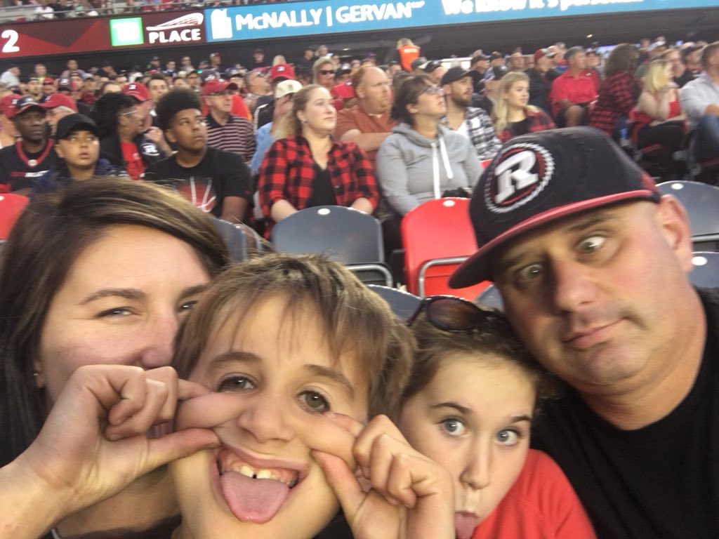 78JAB's tweet photo. Celebrating 10ys married tonight with the @REDBLACKS #HappyAnniversary #happinessis #familylife #goredblacks https://t.co/8iJdRIVMGB