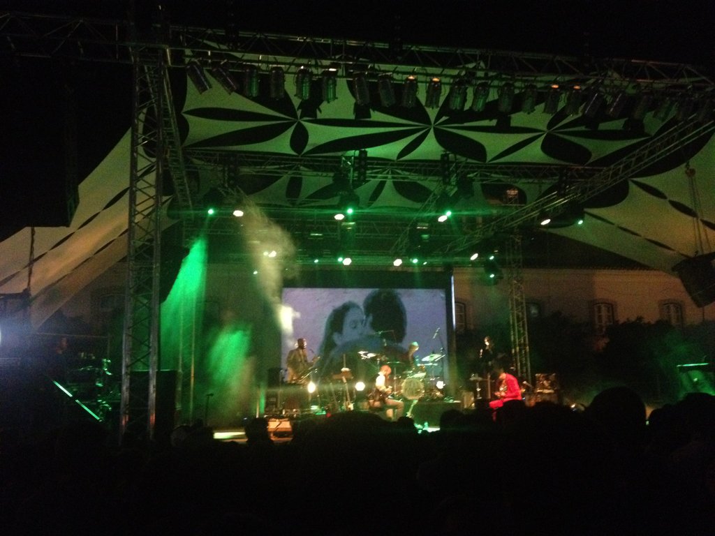 bystpt's tweet image. quando os @deadcombo tocaram a "deus me dê grana" chorei, @Rami7oficial :'((((((((((((((((((((( #festivalf