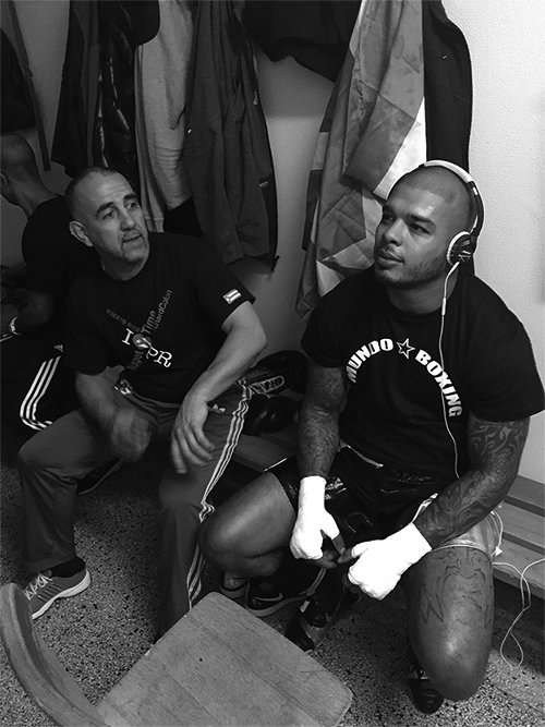 thefactorymma_'s tweet photo. @CagedGloryFC He's baaaack! #AndNew #CGFC30 https://t.co/WNTwcXpcHK