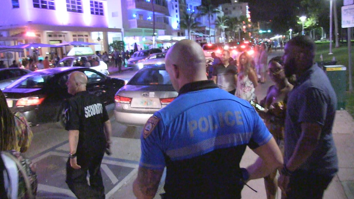 Miami Beach added extra officers. Now business owners want them to stay @JanineWPLG reports bit.ly/2Ps6KF9 https://t.co/zJXD1thxhh