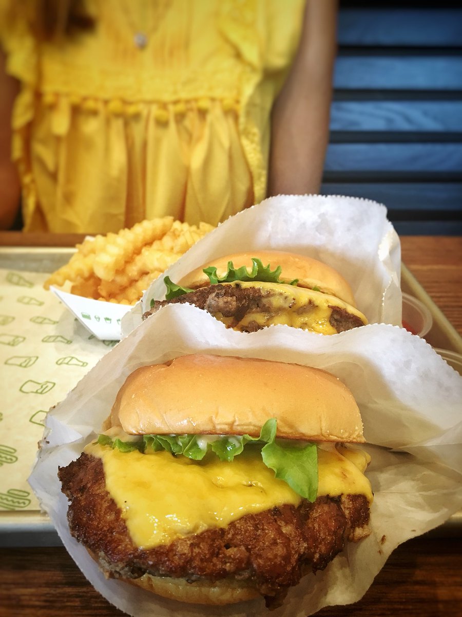 Shake Shack <a href="/shakeshack/">SHAKE SHACK</a> was on point the other day. Amazing #burgers, Amazing #shakes, Amazing #service. Hanging with super cool photographer Jana <a href="/205Photography/">Jana Sobel</a>!!!!
