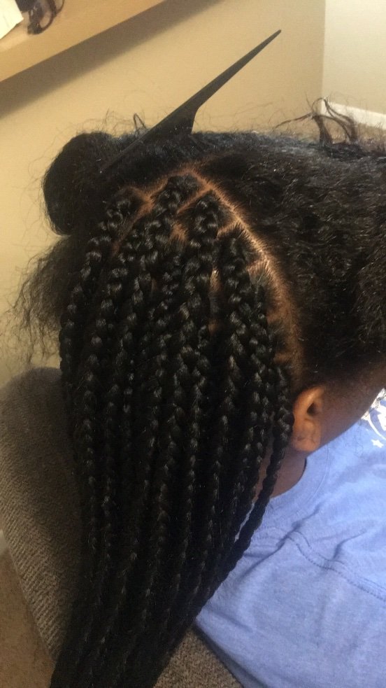 NautiYunnoo's tweet photo. My name is Nautika Harris 
Southern Arkansas University 📚
Criminal Justice Major 👮🏽‍♀️
Sophomore Year of College✏️
Hair Braider for 7 years 🙆🏽‍♀️
I want to get my clientele up at the college and around magnolia
retweeting and favoriting this. Thank you in advance 😘🎀 https://t.co/z93oDywvoU