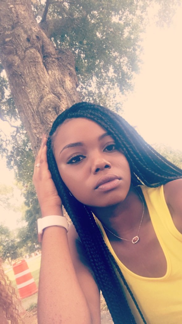 NautiYunnoo's tweet photo. My name is Nautika Harris 
Southern Arkansas University 📚
Criminal Justice Major 👮🏽‍♀️
Sophomore Year of College✏️
Hair Braider for 7 years 🙆🏽‍♀️
I want to get my clientele up at the college and around magnolia
retweeting and favoriting this. Thank you in advance 😘🎀 https://t.co/z93oDywvoU