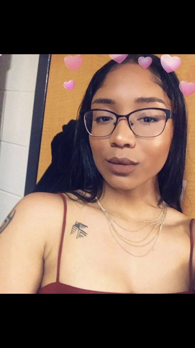 LanguageClubVT's tweet image. Arabic Teacher/ VP Communications 
Name: Dorris T. 
Major: International Studies &amp;amp; French
Minor: Arabic &amp;amp; American Indian Studies 

Languages I know: French, Arabic, Sãmoan, Mohegan- Pequot ( Shinnecock) 💕💕