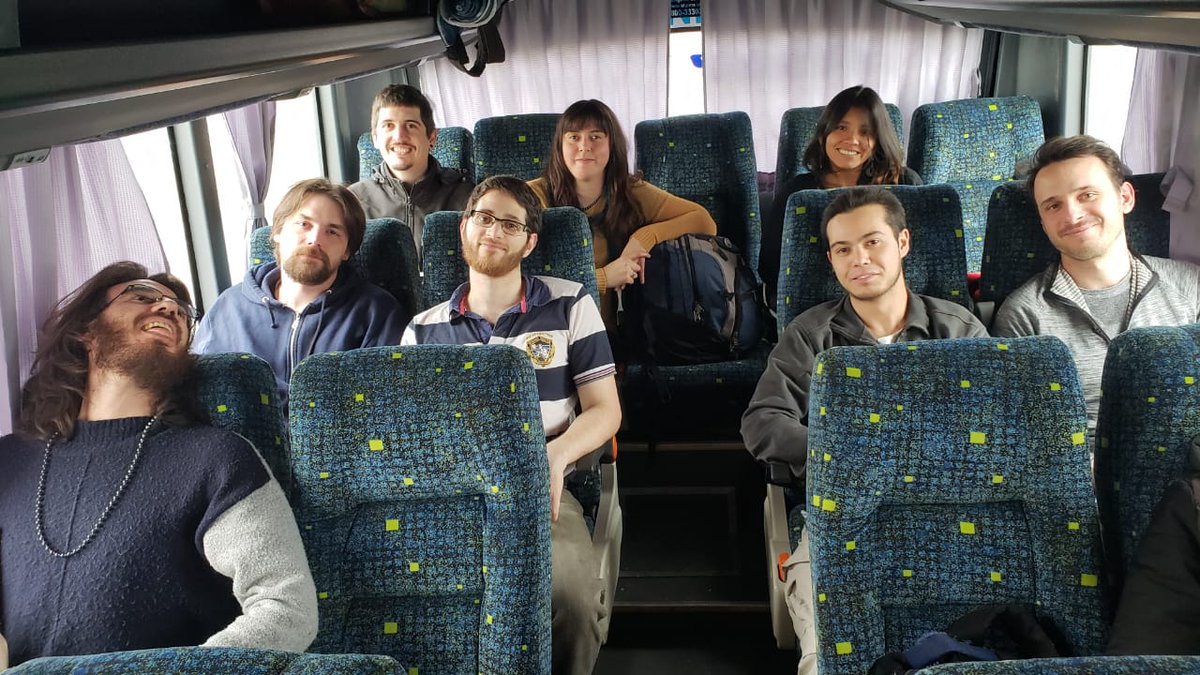 still_mish's tweet photo. Primeras fotos de la #ArgTrainJam 2018.
Gente esperando en retiro y gente llegando a retiro. https://t.co/xT2zsI0OHC