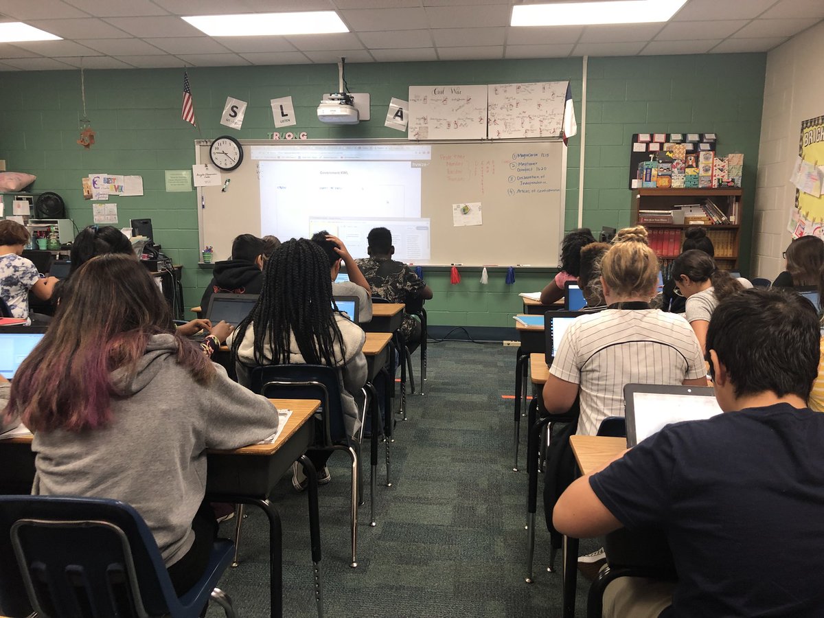 truong_terri's tweet image. Love introducing @PearDeck to a new group! They’re always so amazed the first few times. #Year3ofPD #peardeck #learningwithtech #digitallearners #criticalthinking