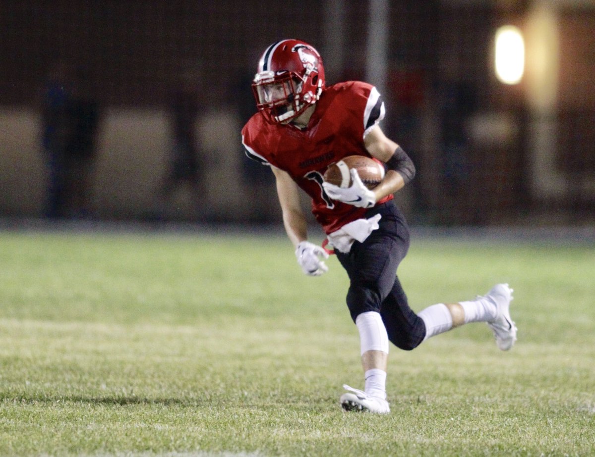 NickGrahamPhoto's tweet photo. Madison beats Reading 46-0. Game called with 8 minutes left for lightning. @journalnews @MadisonMohawks @rickcassano https://t.co/MsF7WcZMob