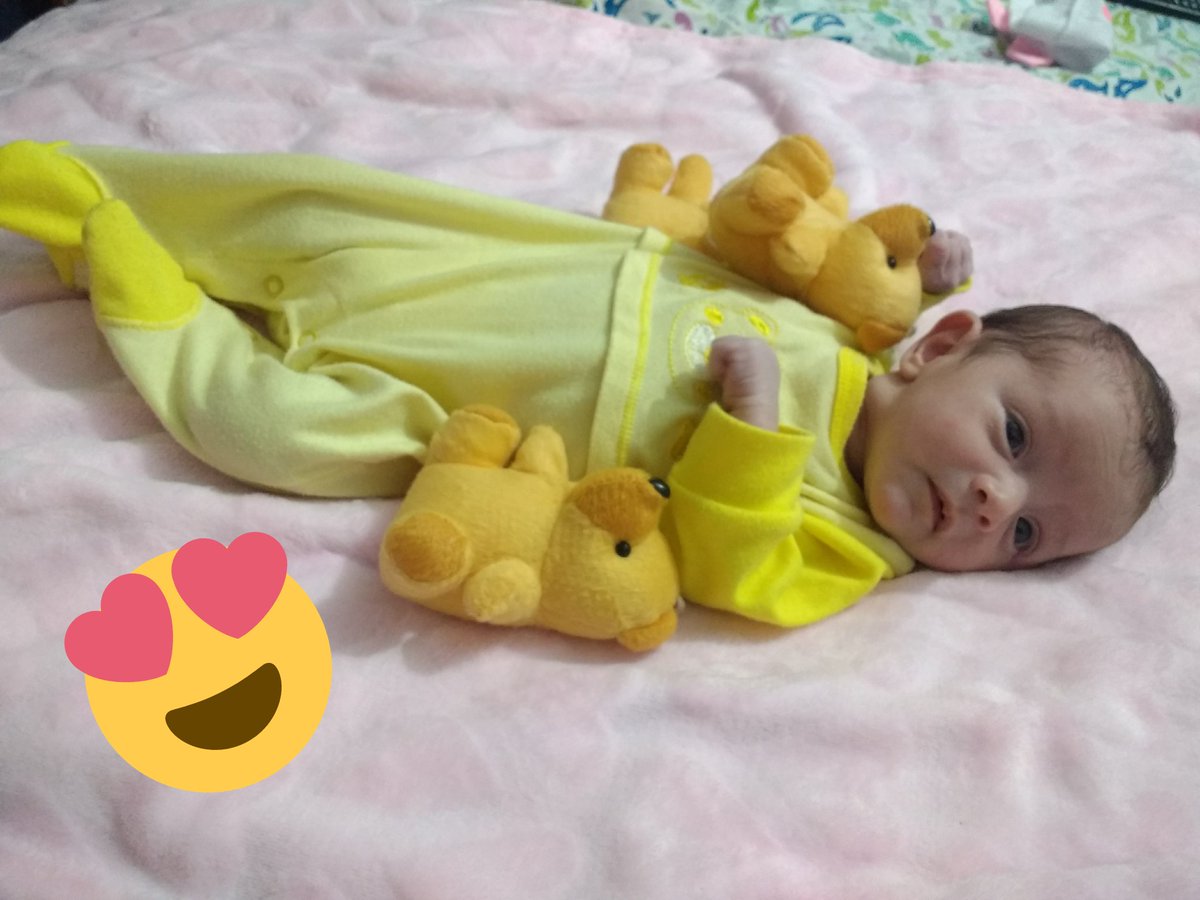 NiAlok1's tweet photo. Eres lo más hermoso que Dios me ha Regalado y le doy gracias 🙏💕 por que me hace la mamá más feliz del mundo entero. 
Mi pedacito de vida, mi pequeña Ally ❤💕😍 https://t.co/OV8k7ibjZN