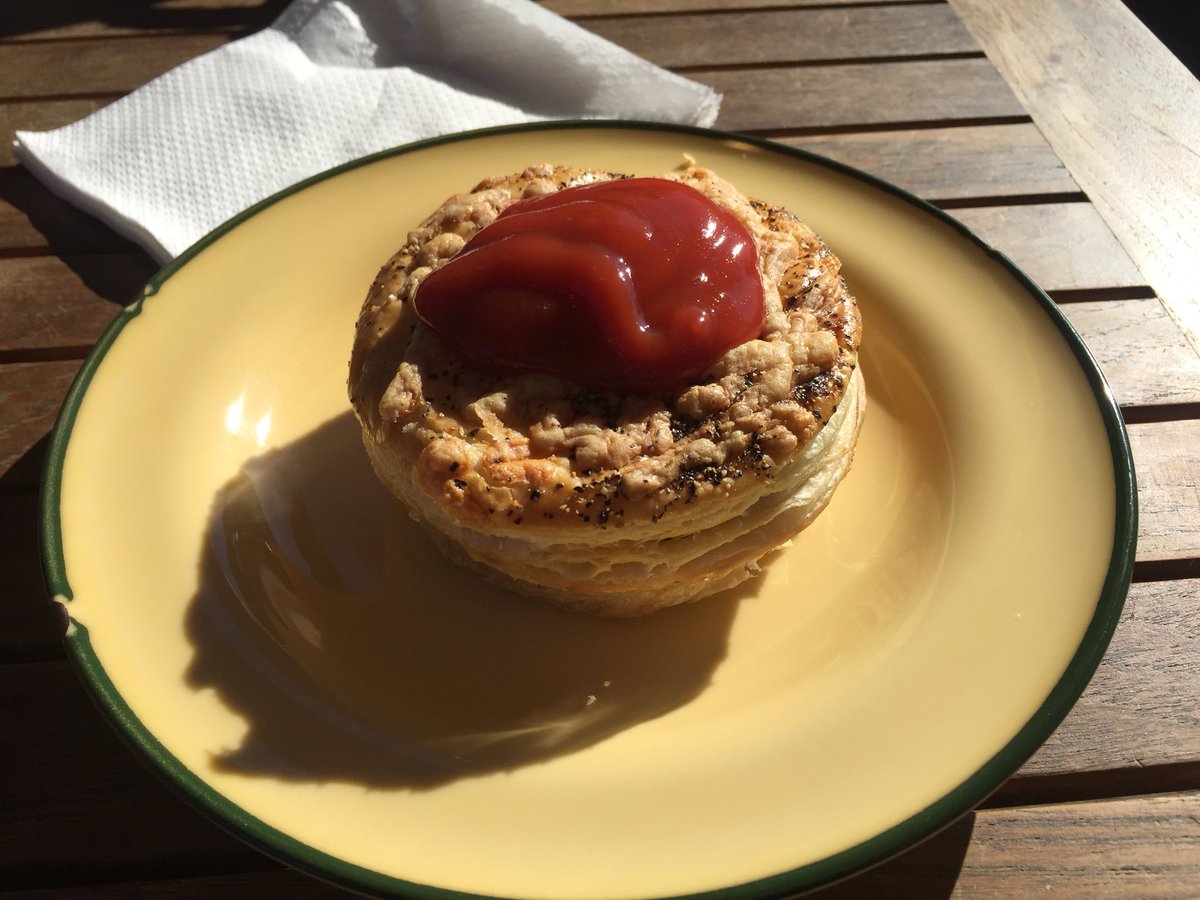 Ski_Tracey's tweet photo. Heading back to Christchurch. Breakfast of champions @ Fairlie, then a lovely scenic drive north. #TheEndlessWinter #PureNZ #FairliePies #Fairlie #RakaiaGorge https://t.co/ZRwIabsx4X