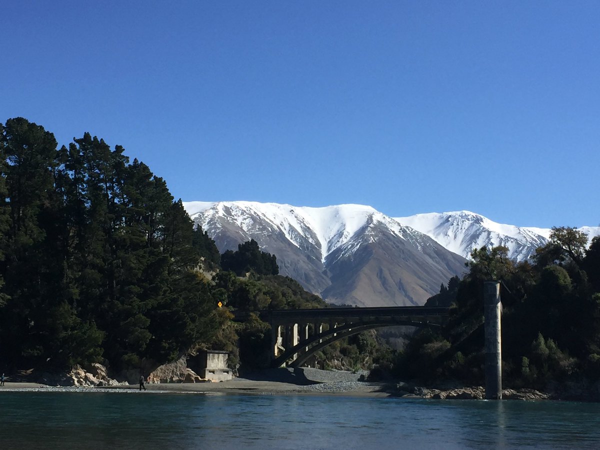 Ski_Tracey's tweet photo. Heading back to Christchurch. Breakfast of champions @ Fairlie, then a lovely scenic drive north. #TheEndlessWinter #PureNZ #FairliePies #Fairlie #RakaiaGorge https://t.co/ZRwIabsx4X