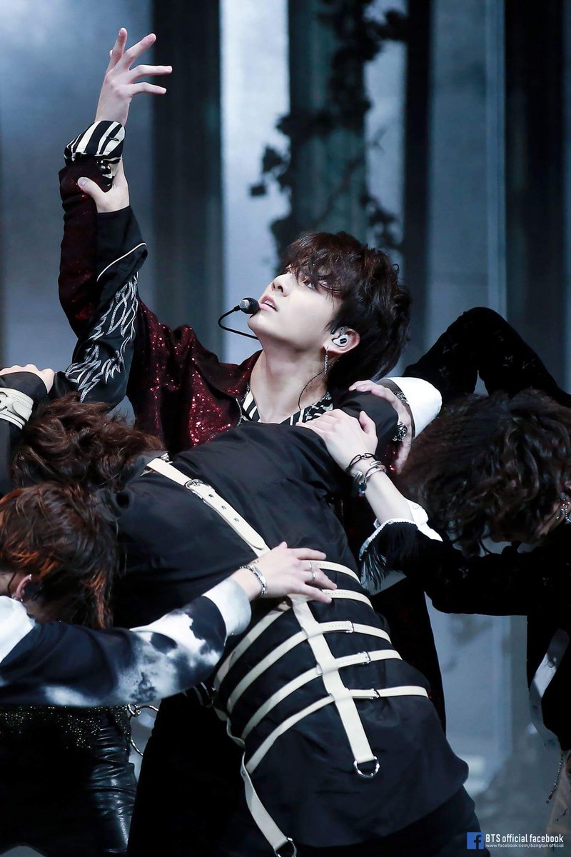 BTS_National's tweet image. [#정국생일ㅊㅋ]
2018 G. C. F Day (4) @BTS_twt #HAPPYJKDAY
(m.facebook.com/story.php?stor…)