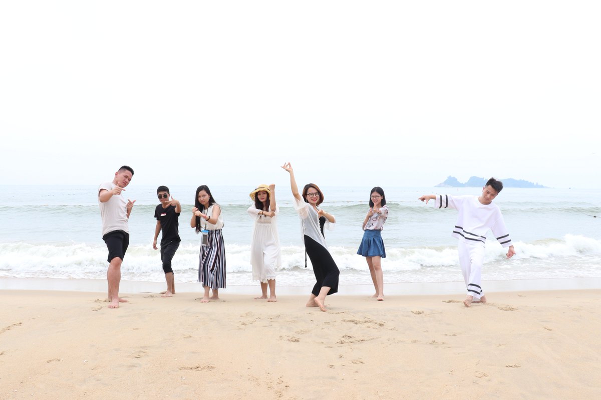 Abelyperfume's tweet image. Company trip, happy time~
#abely #perfume #trip #bottle #holiday hashtag#sea #beach #2018 #summer #team