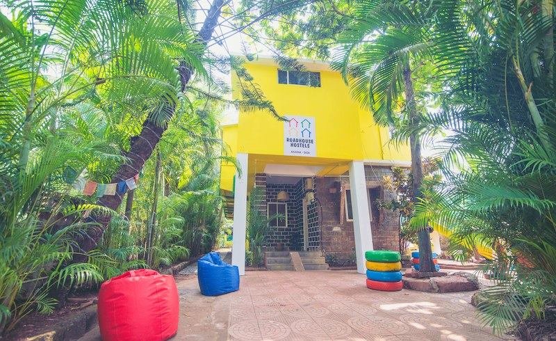 ETA_India's tweet photo. Are you backpacking to Goa?
Stay at the Roadhouse hostel in Anjuna is a haven for solo travelers
#backpackershostel #backpackers #partycapital #Goa #solotrip
Feel free to get in touch with us at 919582319080 or you can visit our website https://t.co/T3Rf9JAaHe https://t.co/qiXDrB6ReN