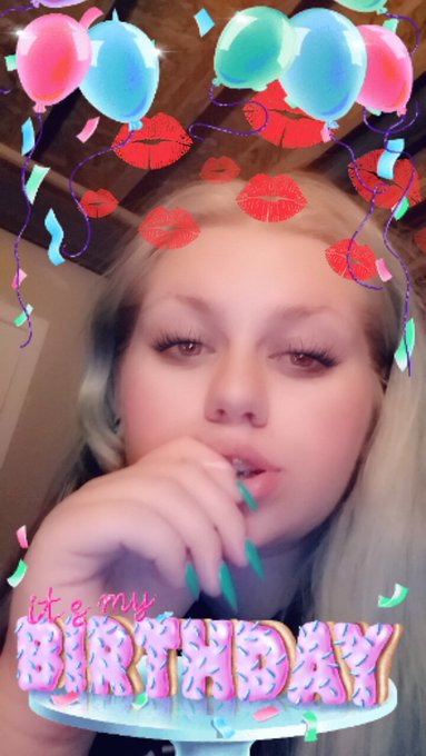 I officially made it to 17 guys idk how but I'm here 💞😭😂😍 https://t.co/DYMvbHMfCi