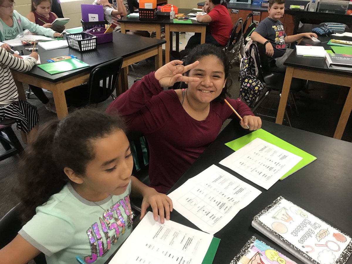 tee5steaches5th's tweet photo. Kicked stations off this week in Science and Social Studies and I don’t know who has more fun - the kids or me! Love their dedication and “aha’s!” #GISlearns #funinfifth #pantherpride 💙😍🙌🏻 https://t.co/voJM8T5BEW