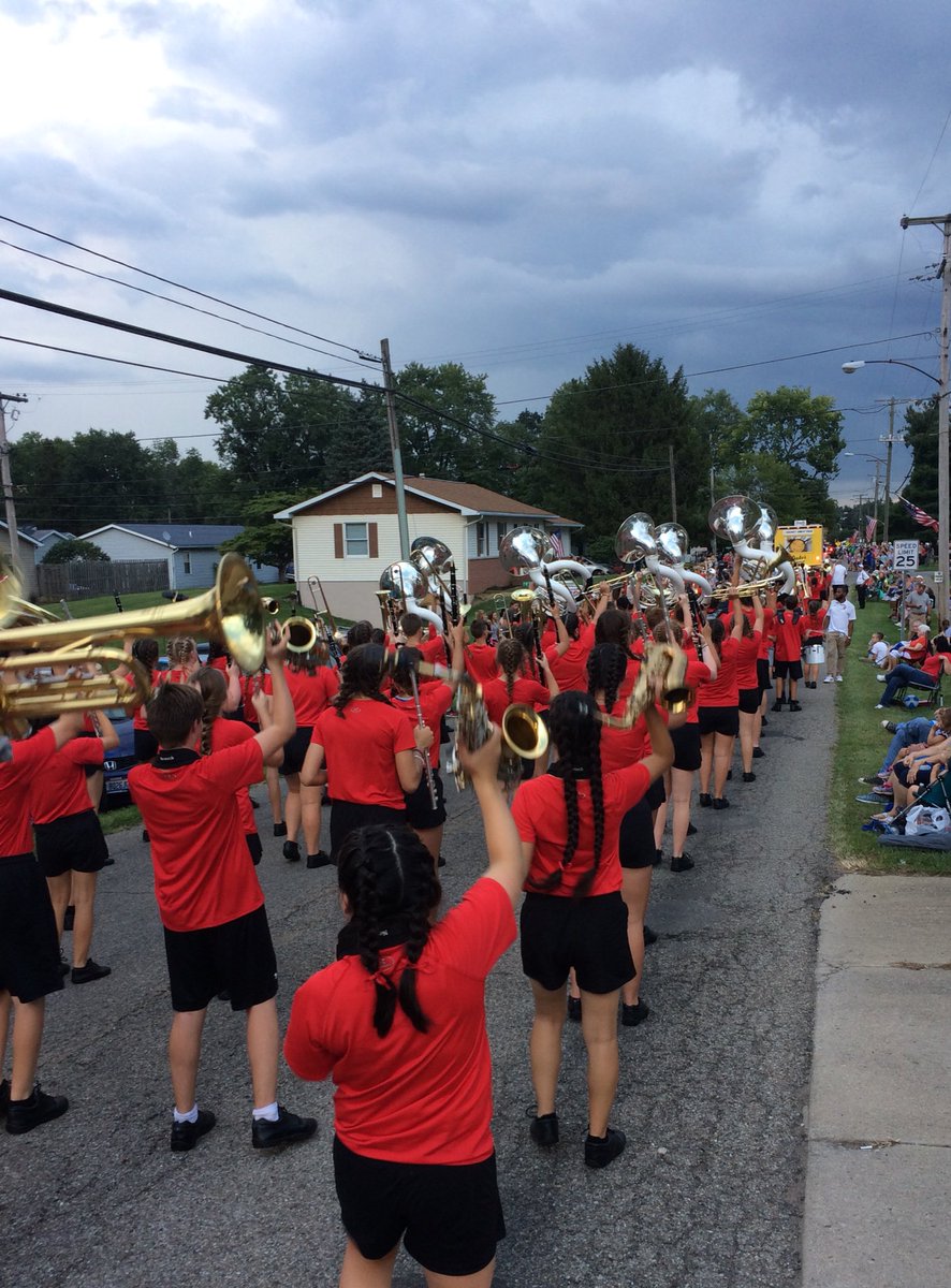 JHSBigRedBand's tweet photo. Way to represent Johnstown! Awesome job Big Red at Sweetcorn Festival!! #LetsParade #LetsPlay #YeahBand #GottaGetSomeLakewoodDonuts https://t.co/d4xPhvt7bM