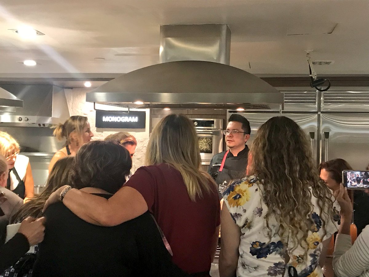 FansJoseRa's tweet photo. Qué emoción, nuestro chef consentido es el nuevo embajador de #Monogram 🍾🎉 en hora buena‼️💕 👏🏼👏🏼👏🏼 #PrimeBlend https://t.co/ktjmyBqOeP