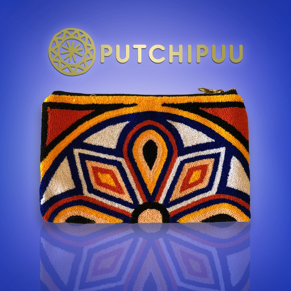myputchipuu's tweet photo. This Lovely Symbolic #PUTCHIPUU Clutch bag for makeup ❤️
One of a kind in the STORE NOW!!
SHOP HERE------> https://t.co/rZiGhA4I3H
#wayuu #symbolic #oneofakind #handbag #bag #clutch https://t.co/XeUJcY2Fwx