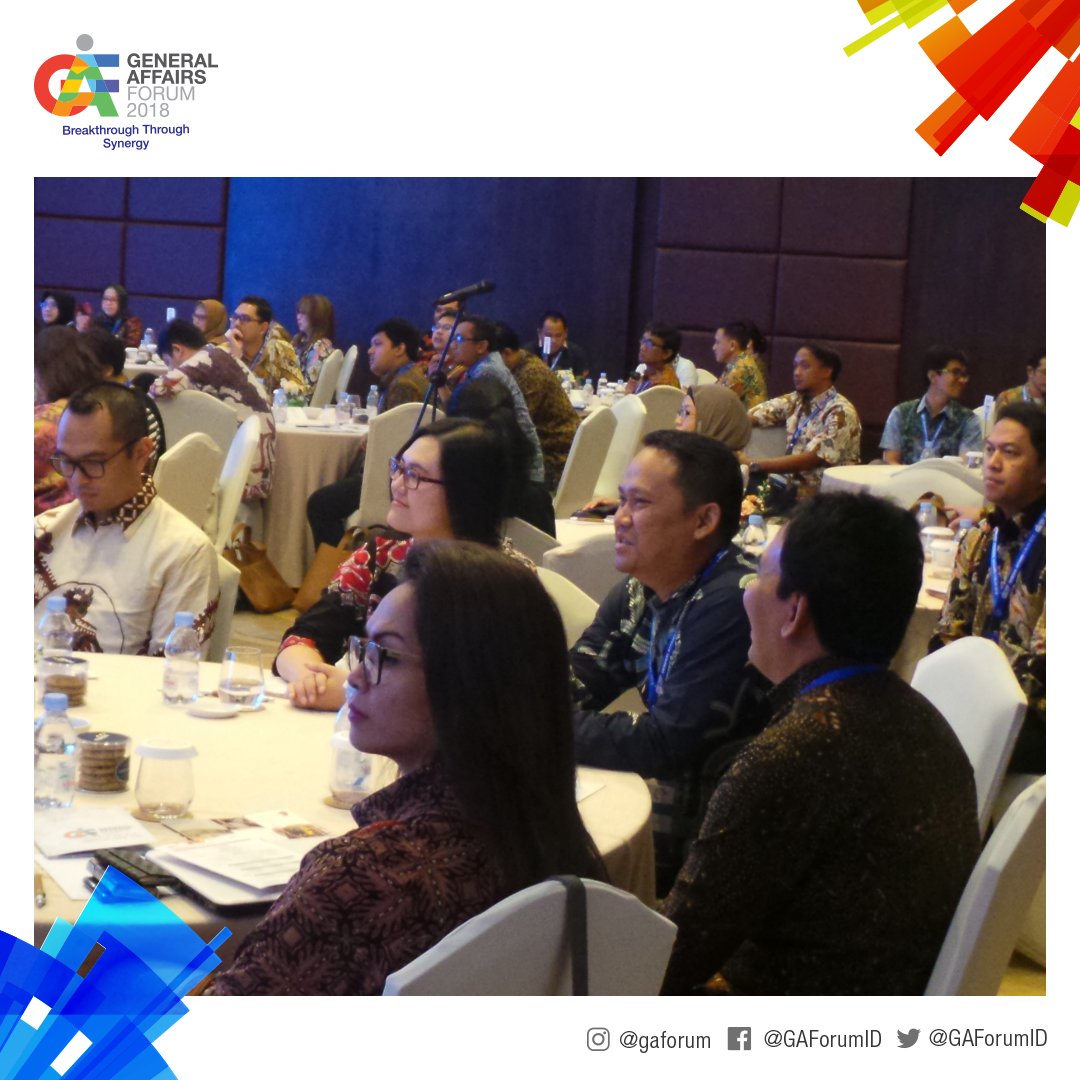 FMForumID's tweet photo. The third GA Forum 2018 is started by duo hosts @roryasyari and @shafiraumm welcoming distinguished speakers and delegates. After  singing our national anthem and safety briefing, Michael Andreas, Chairman of GAF 2108, gave his report on the event.   
#gaforum2018
#gaf2018 https://t.co/vOQKHnX3tQ