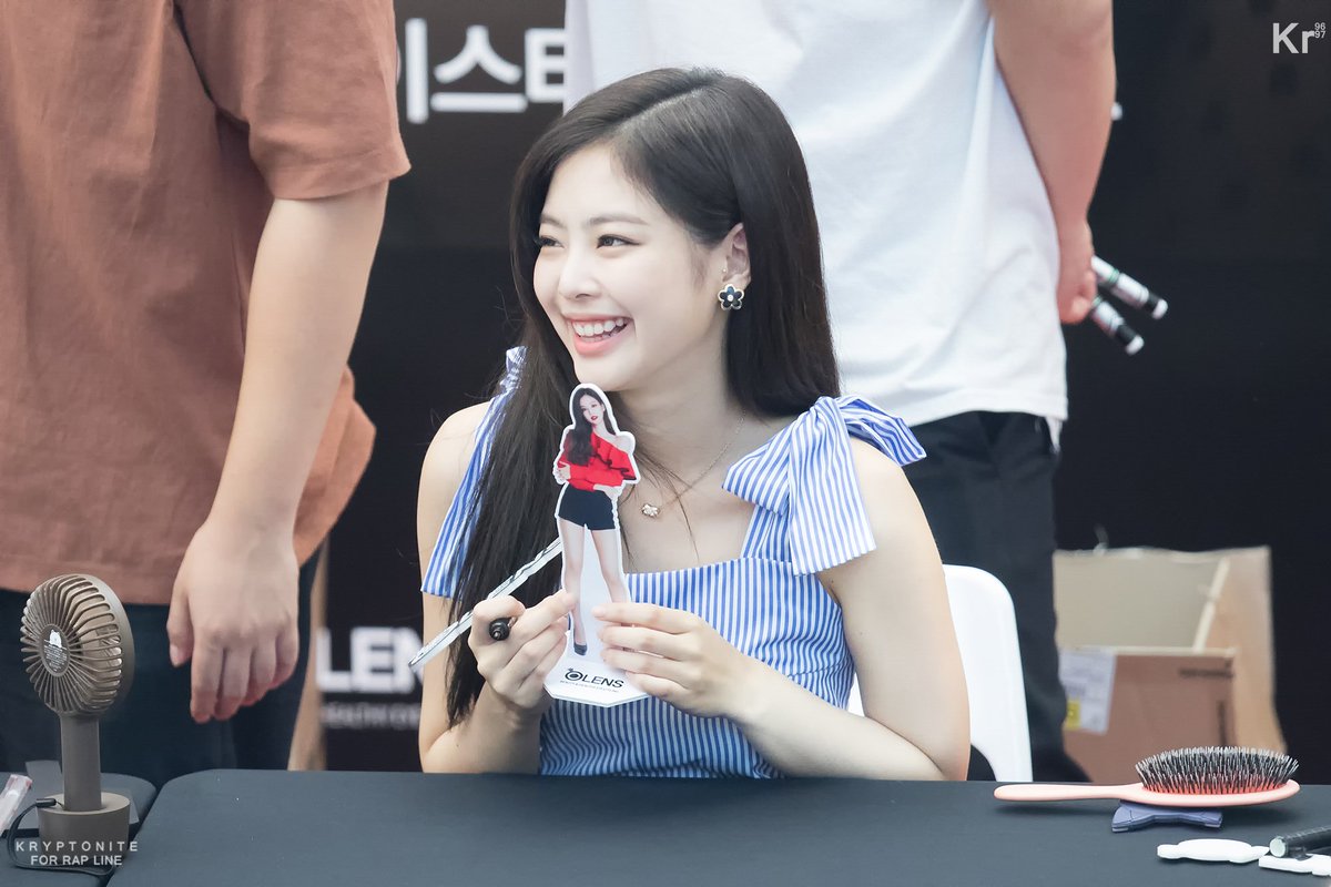 180819  OLENS 

#리사 #LISA
#제니 #JENNIE 
#블랙핑크 #BLACKPINK