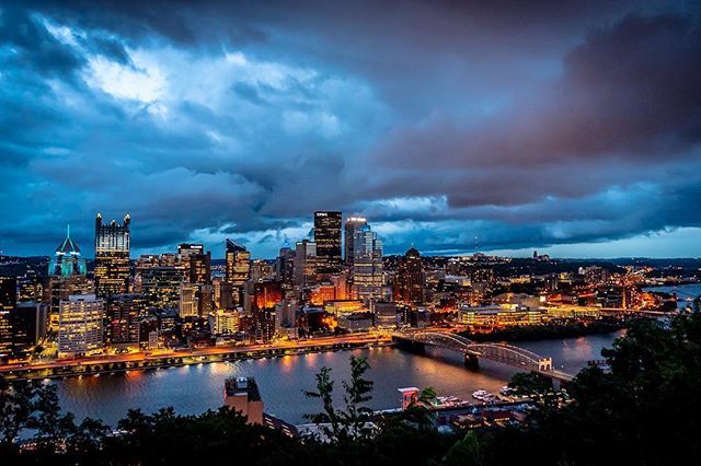 The storm rolls in.
.
. .
.
.
#pittsburgh #pgh #pghcreative #pittsburghsmostdope #keeppittsburghdope #keystonemade #pafeatured #steelcitygrammers #steelcity #412project #412tones #cityskyline #bestintheburgh #igers_pittsburgh #capturedpgh #412shooterz #a… ift.tt/2MBIhjz
