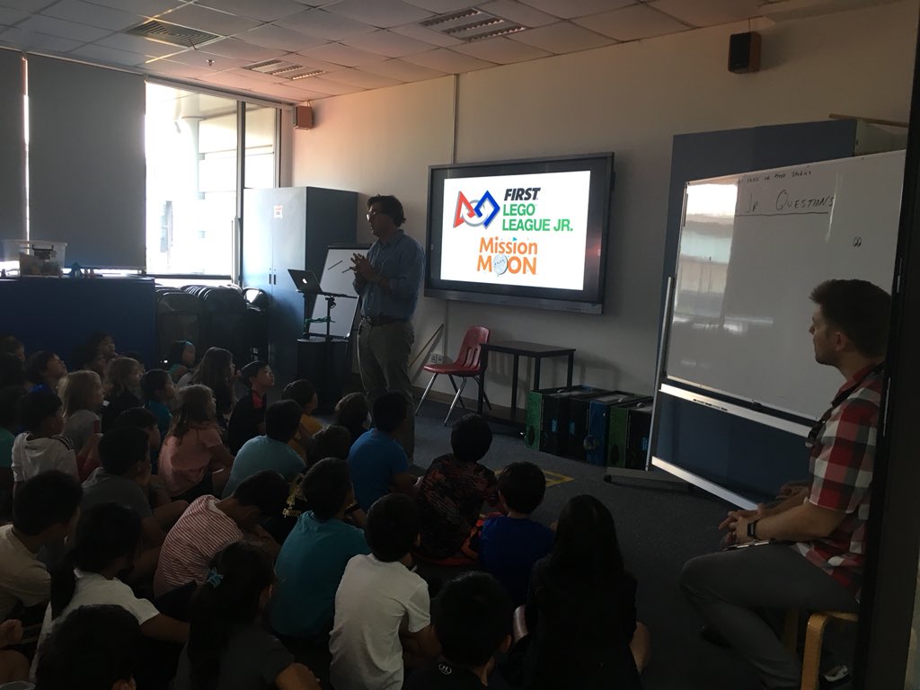 ercagel's tweet photo. #FLLjr.  First infosession with 3rd graders.
#shanghaiamericanschool https://t.co/jQJnQz9TOr