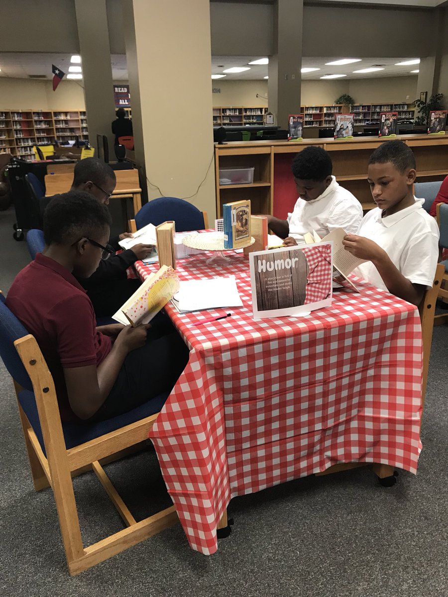 LibrarianJonesy's tweet photo. What an awesome day of #booktasting in the library. Love these Ss and they found some books they love. #AgnewLibrary #AgnewGRIT #MISDLibraries https://t.co/9zdYVRItqY