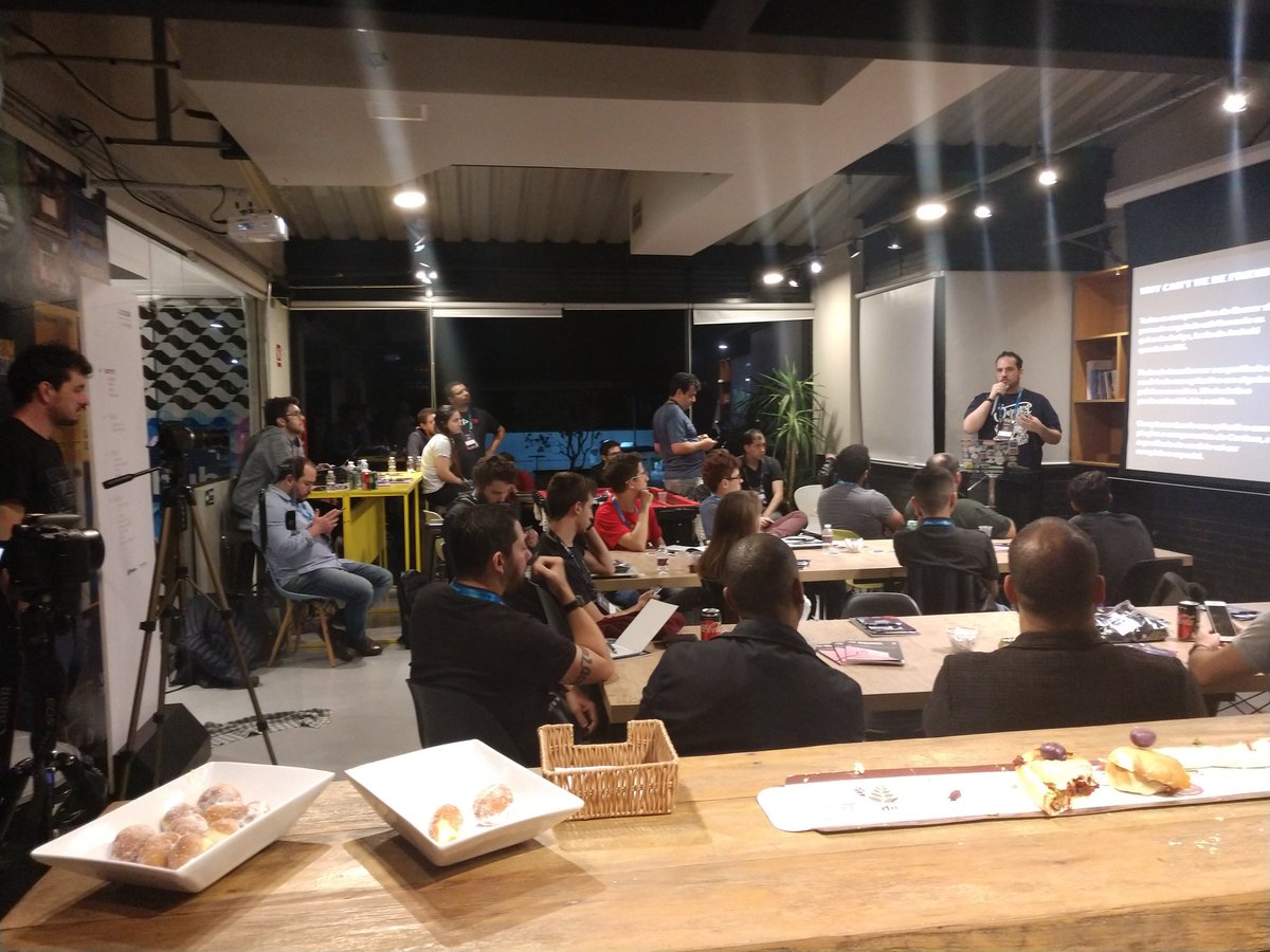 camaramilton's tweet image. E hoje não foi diferente! Hoje teve #setemasters lá na iMasters.
#gocommunity #godevelopers #azure #devops #devopsprofessionals #dotnetsp #aspnet #aspnetcore #visualstudio #microsoft #coffebit