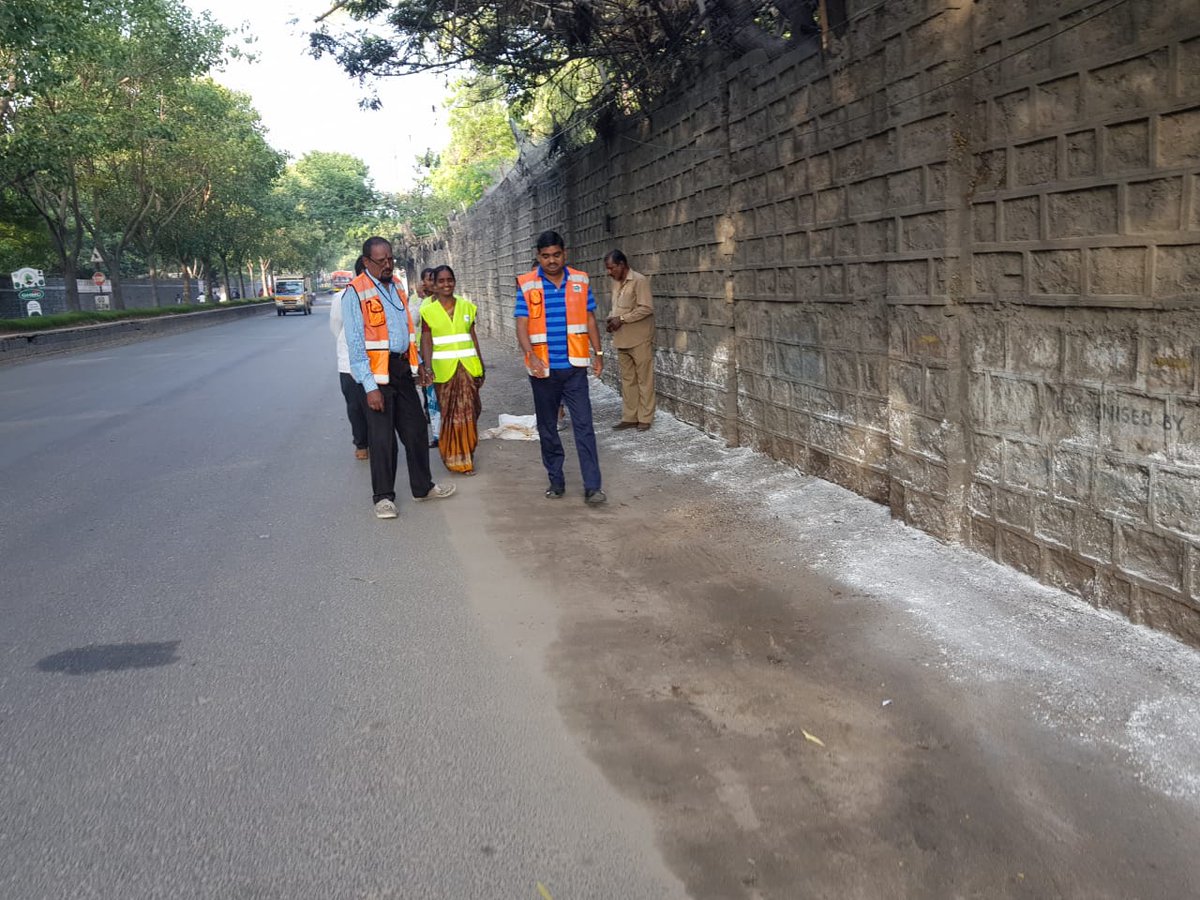 DC_Kapra's tweet photo. Swachha 🙏...
Sanitation &amp; Road inspection at IICT, Habsiguda area with SS and SFAs #GHMC. @CommissionrGHMC @GHMCOnline @ZC_LBNagar @SwachhBharatGov @MyCleanIndia @arvindkumar_ias @bonthurammohan https://t.co/9Z7eWFLNxu