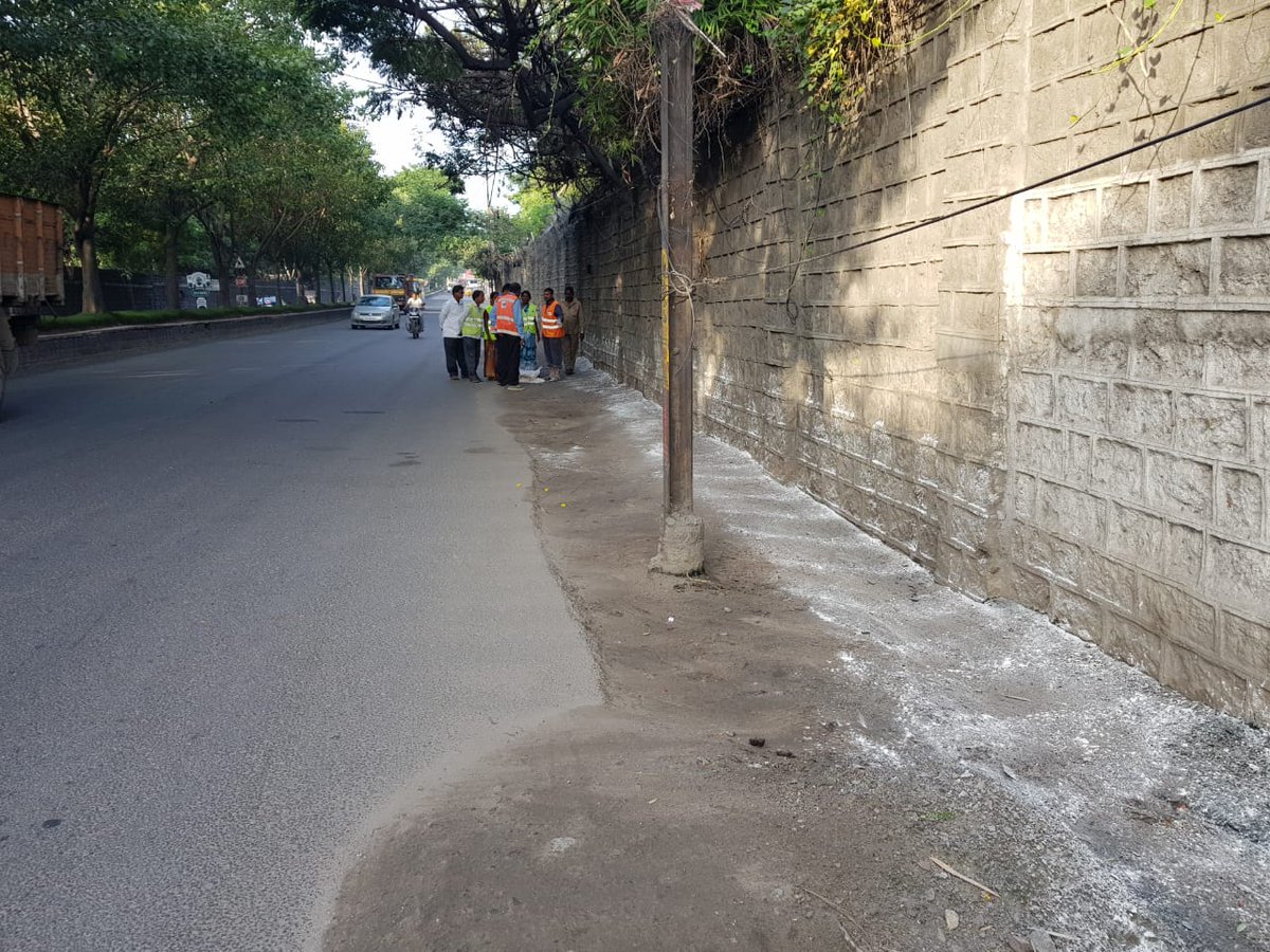 DC_Kapra's tweet photo. Swachha 🙏...
Sanitation &amp; Road inspection at IICT, Habsiguda area with SS and SFAs #GHMC. @CommissionrGHMC @GHMCOnline @ZC_LBNagar @SwachhBharatGov @MyCleanIndia @arvindkumar_ias @bonthurammohan https://t.co/9Z7eWFLNxu