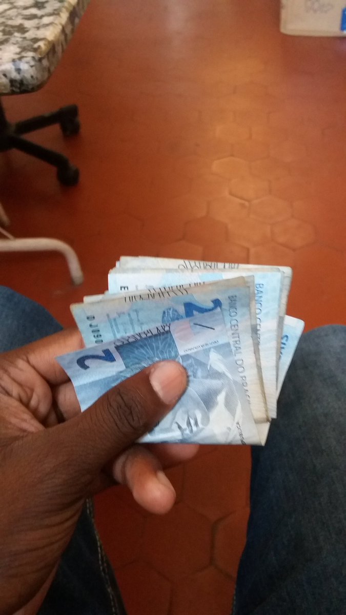 CarvalhoDiego__'s tweet photo. Expectativa 😍🤑 /// Realidade 😢😭
#QuintaDetremuraSDV https://t.co/AeCWinNGrn