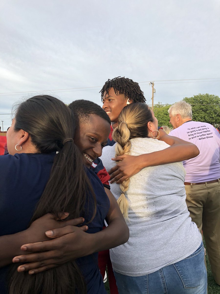 edwhiteneisd's tweet image. Because we love every student. Former, current, and future! #edwhite #edwhitestory #edwhitetakesflight #redwhiteandbluenight #eaglepride #love #teachingisheartwork