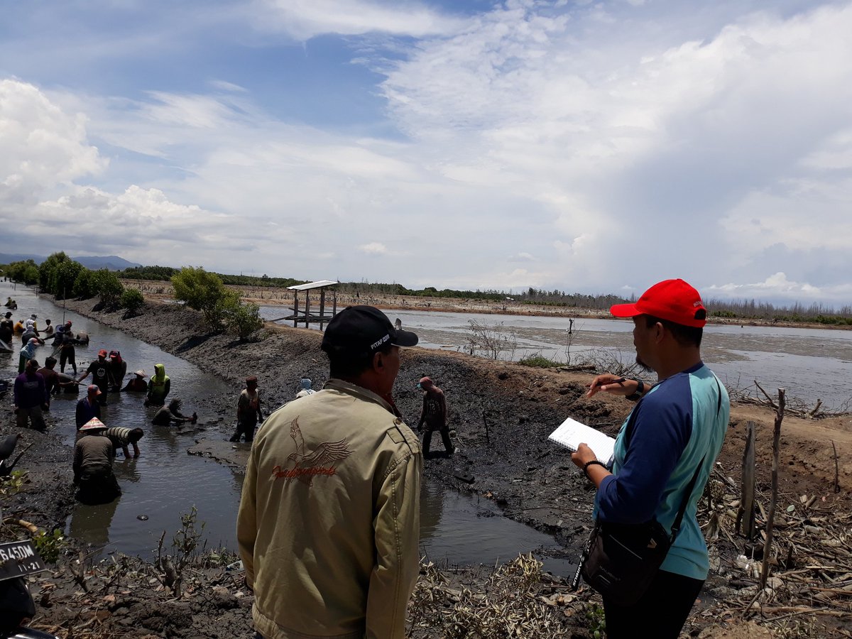 budidayadpkpg's tweet photo. @susipudjiastuti @s_soebjakto @hari_arik @BudidayaKKP monitoring pelaksanaan PITAP 2018 oleh Tim Pembina @Diskanlutprov di Kab. Pohuwato https://t.co/M2JApVkEMU