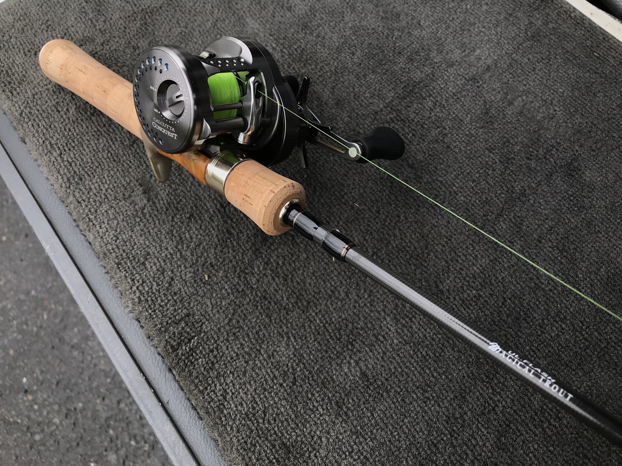 Lunker S ランカーズクシロ 最近 釣りの時ずーっと雨 今回は渓流をベイトタックルで1 2 6gルアーをメインで使用です スミス マジカルトラウト テレスコの55ulmとカルカッタコンクエストbfsの組み合わせで遊びました しなやかで楽しいロッドに今回の釣