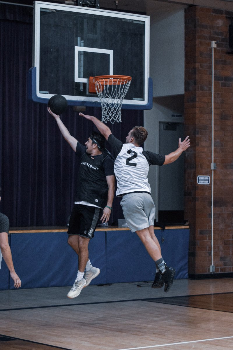 CrosscourtLA's tweet photo. 🌪3️⃣6️⃣0️⃣🔄 but did he get the bucket❓🤔
🏀
🏀
🏀
#howdyouball #360 #spinthruthelane #backwards #whichrandallisit #basketball #baller #laball #grind #lakers #purpleandgold #clippers #ballin https://t.co/95IfYkWJ4V