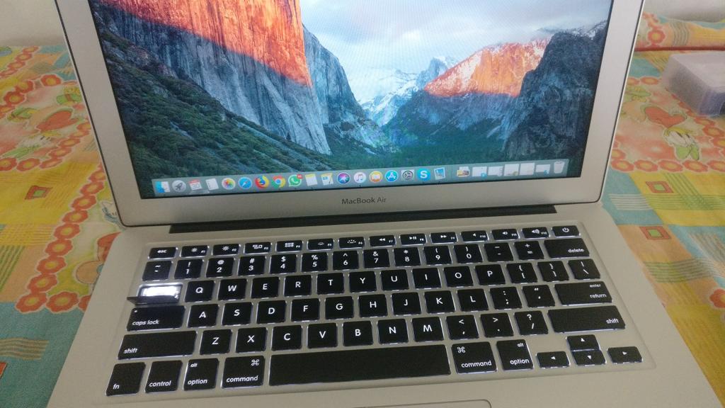 njanapj's tweet photo. @AppleSupport Tab key broken within 10 days 😭😭😭 #BadQuality #MacBookAir #Chroma #MacBookSupport #Apple #MacBook #mackbookair https://t.co/uIicrVKpPh