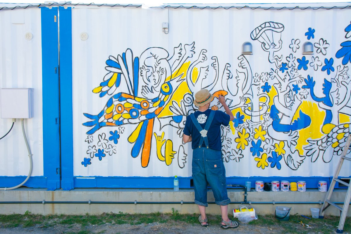 海の駅あやはし館 Ayahashikan Official 写真は あやはし館コンテナ裏の素敵なアート 門秀彦さんの作品です 子供たちの夏休みももうすぐ終わりますね 今年も賑やかで楽しい夏休みでした 全国のお父さん お母さんもお疲れさまでした あやはし館 道