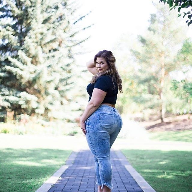 Bloggerplussize's tweet image. Perfect throw back pic  @lisa_dutchak -  _____
In case there was every any doubt, it&apos;s real 😆🍑🎂
_____
📷 @landyiscandy 
______
.
.
.
.
.
.
.
.
.
.
.
#yegmodel  #yegphotography #plussizemodel  #styleandcurve #canadiancurvies #fashiongoals #celebratemys… ift.tt/2PgJry0