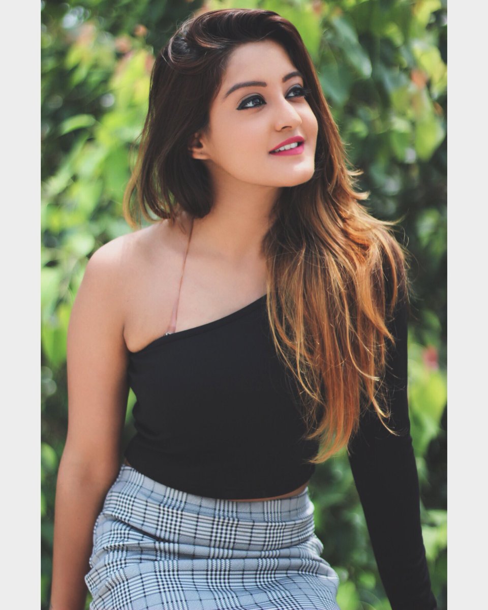 Insha Ghai on X: A happy picture is everything! t.cowzagoBIu1Z   X