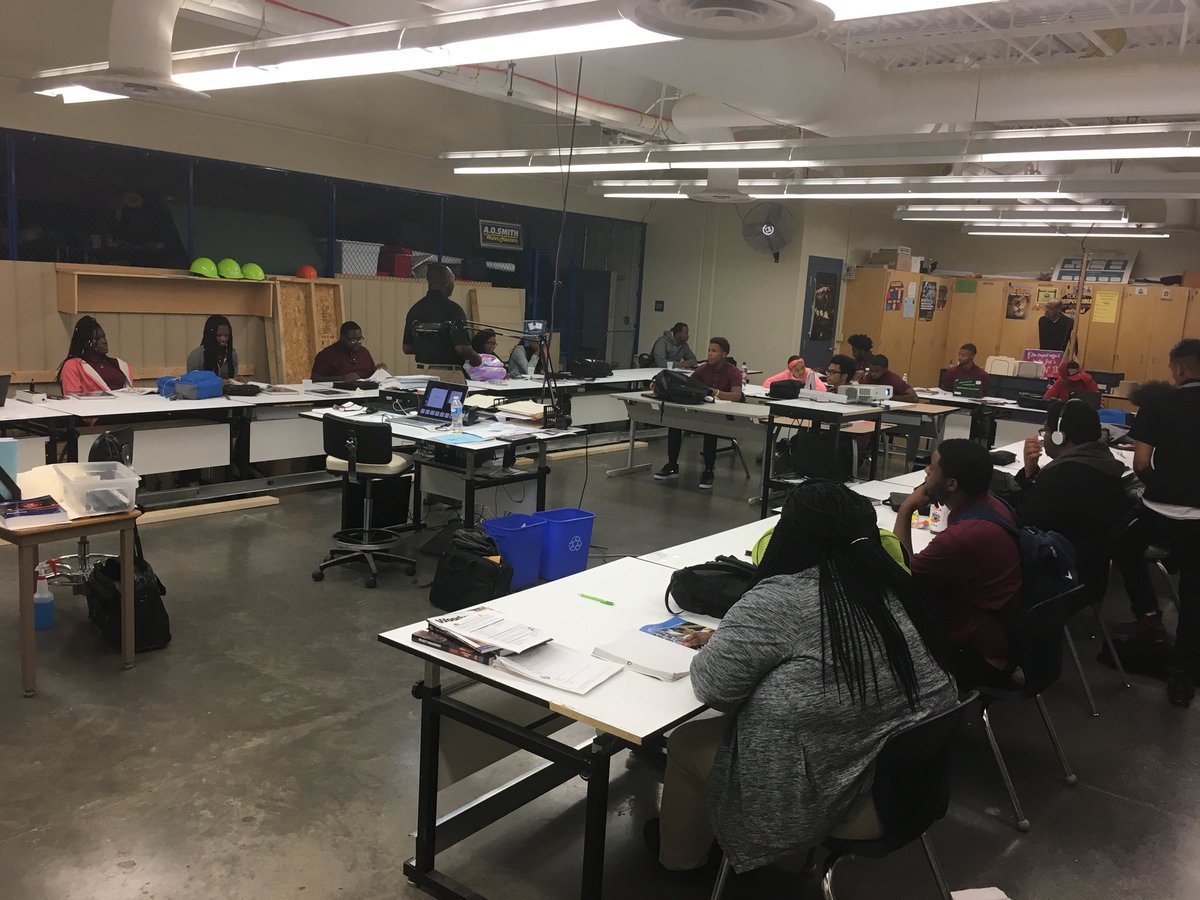 Today’s <a href="/DukeEnergy/">Duke Energy</a> School of the Week is...📢....<a href="/IamCPS/">I Am CPS</a> ‘s #WoodwardCareerTechnicalHS. They’re being recognized for an innovative construction program. This yr the students will build two homes, gaining real-life experience on a construction site.