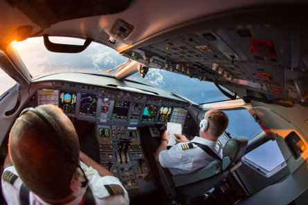 CEFAAviation's tweet photo. #APATS2018:"#Simulators vs. #LineTraining:A pilot experiences 3-4 simulator sessions/year whereas line training means 70 (LH) to 850 (SH) flights/year in real-life environment w/random &various situations.A great potential lies in it.But a proper tool is needed,"Wannaz #PilotLife https://t.co/XjNZpzXtpW